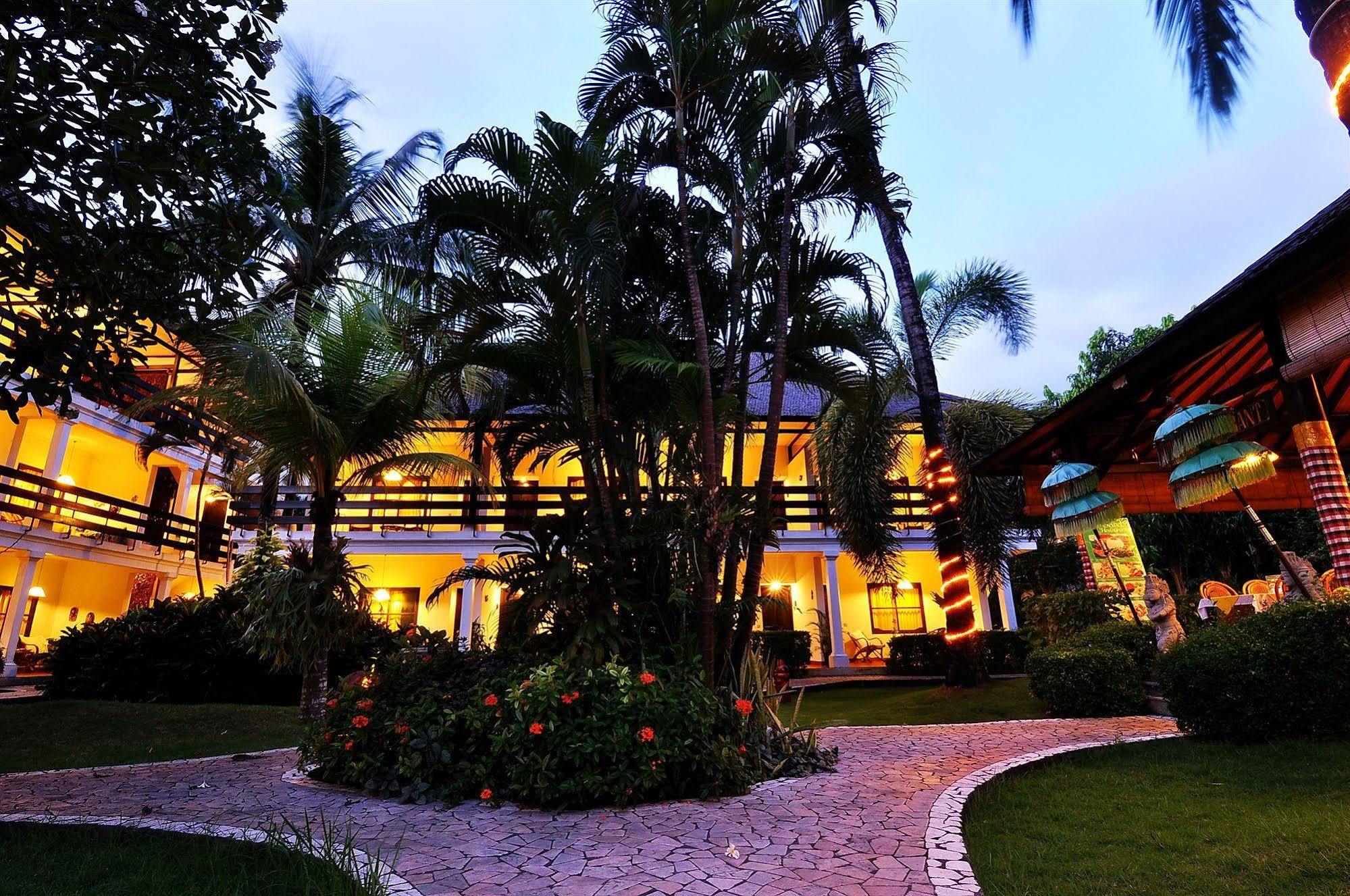 Palm Garden Hotel 3*